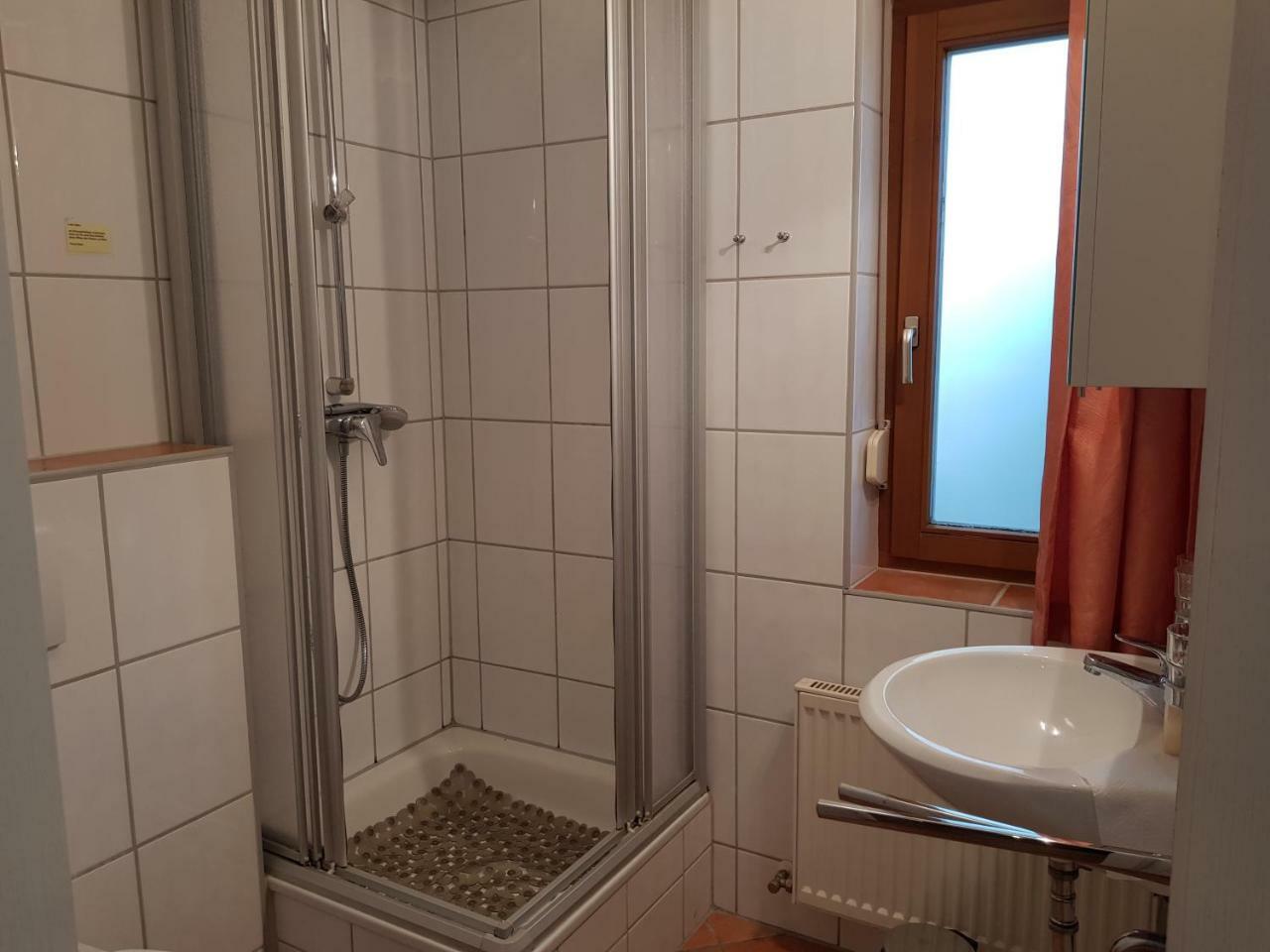 Ferienwohnung 4 Im Haus Am See Mit Wintergarten Und Terrasse Seedorf  Habitación foto